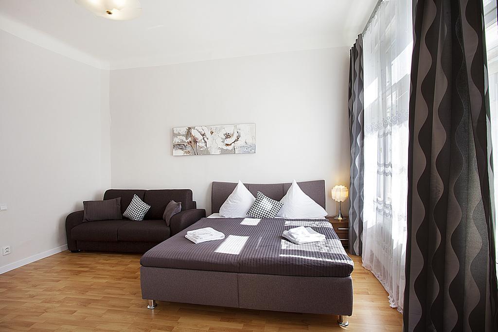 Spacious Ruterra 3bdr Flat Apartment Prag